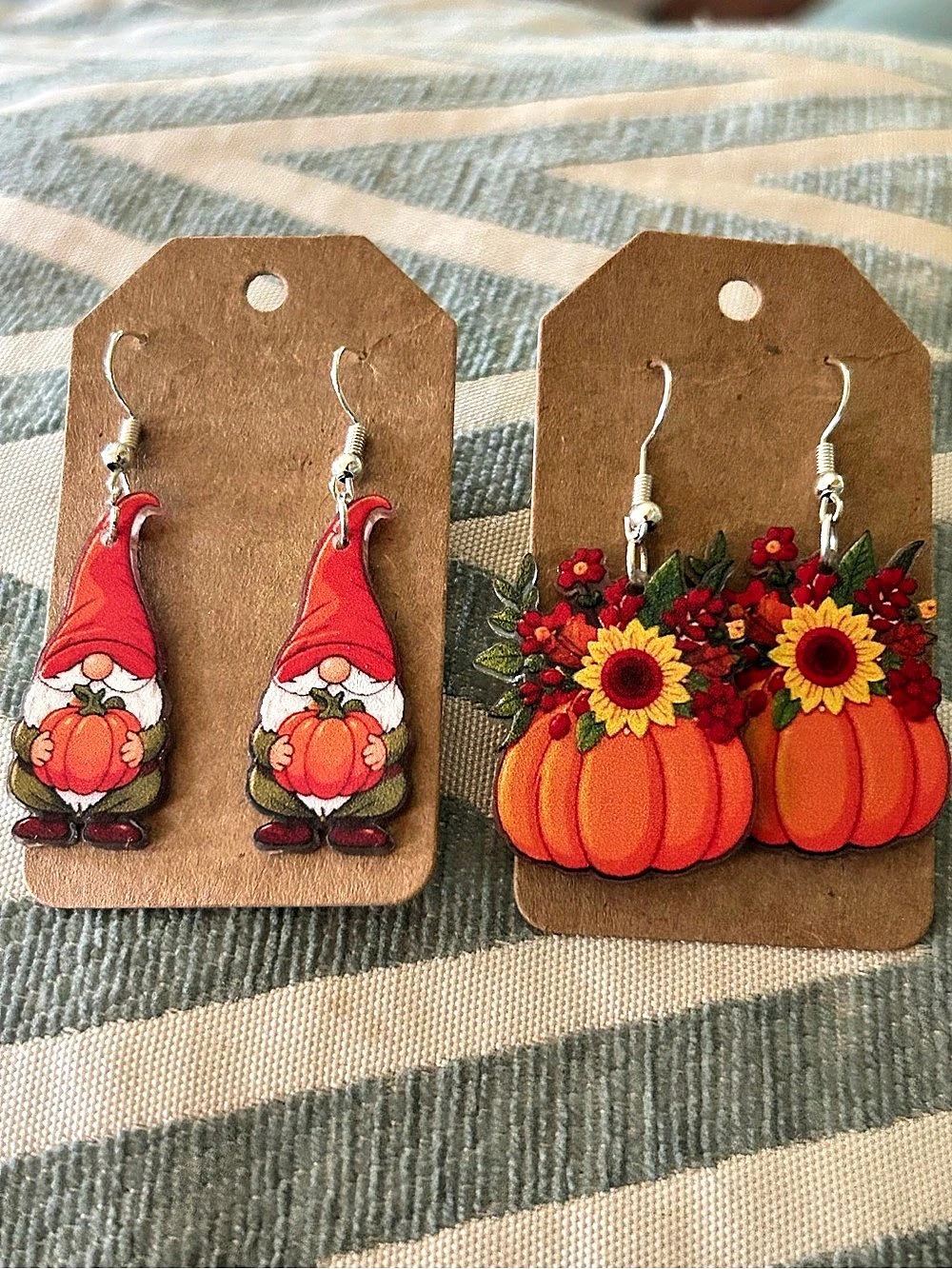 NWT-Pumpkin & Gnome Halloween Earring-2 earrings